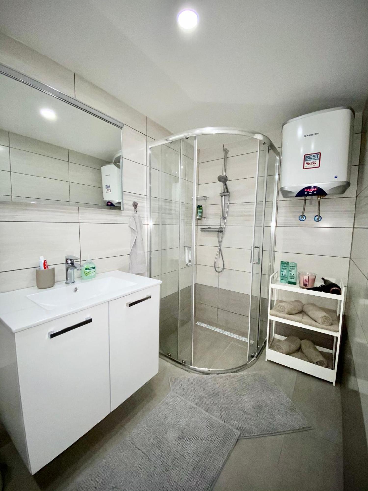 Jungle Loft - Central/Free Parking ลูบลิยานา ภายนอก รูปภาพ